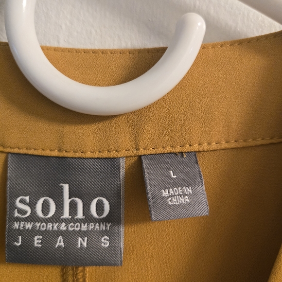 [L] NY&CO - Tie Front Golden Color Wrap Blouse - Picture 5 of 5